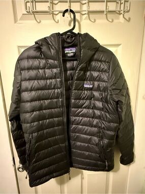 Patagonia Men’s Black Lightweight Puffer Down Jacket with Hood